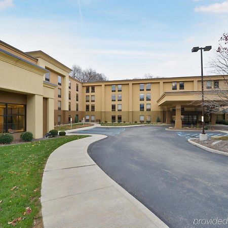 Mcknight Hotel McCandless Township Exteriör bild