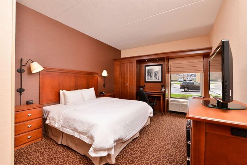 Mcknight Hotel McCandless Township Exteriör bild