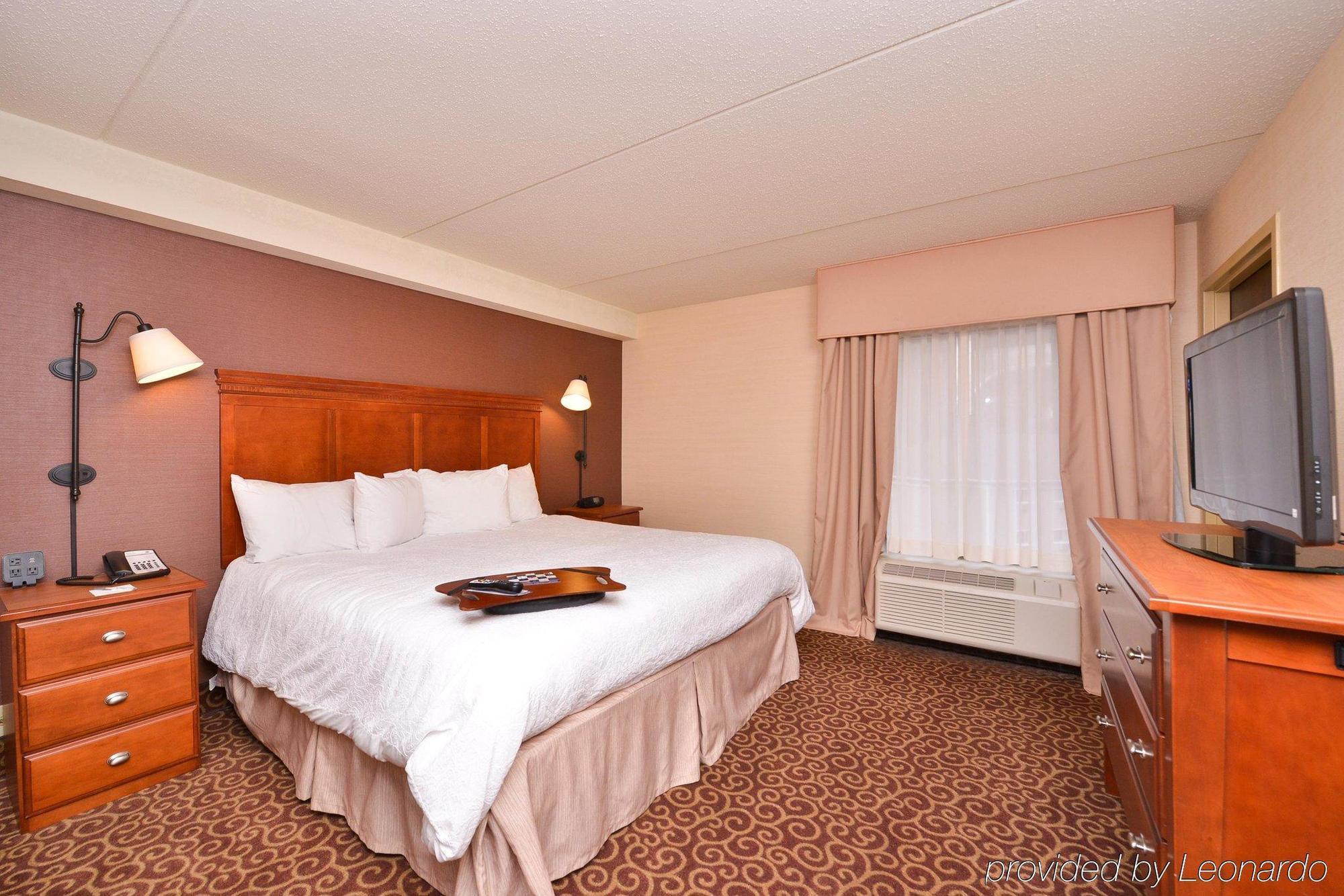 Mcknight Hotel McCandless Township Exteriör bild