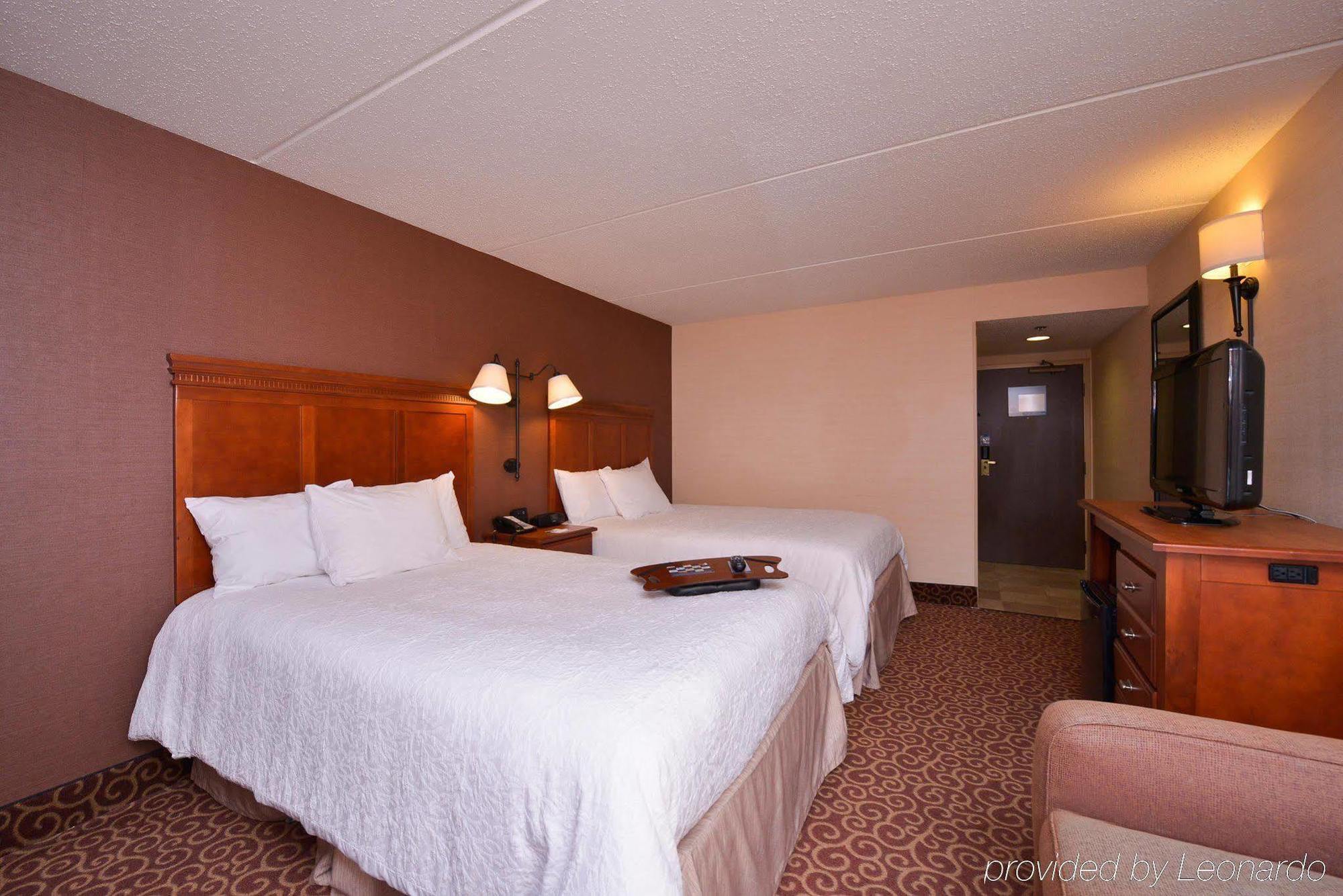 Mcknight Hotel McCandless Township Exteriör bild