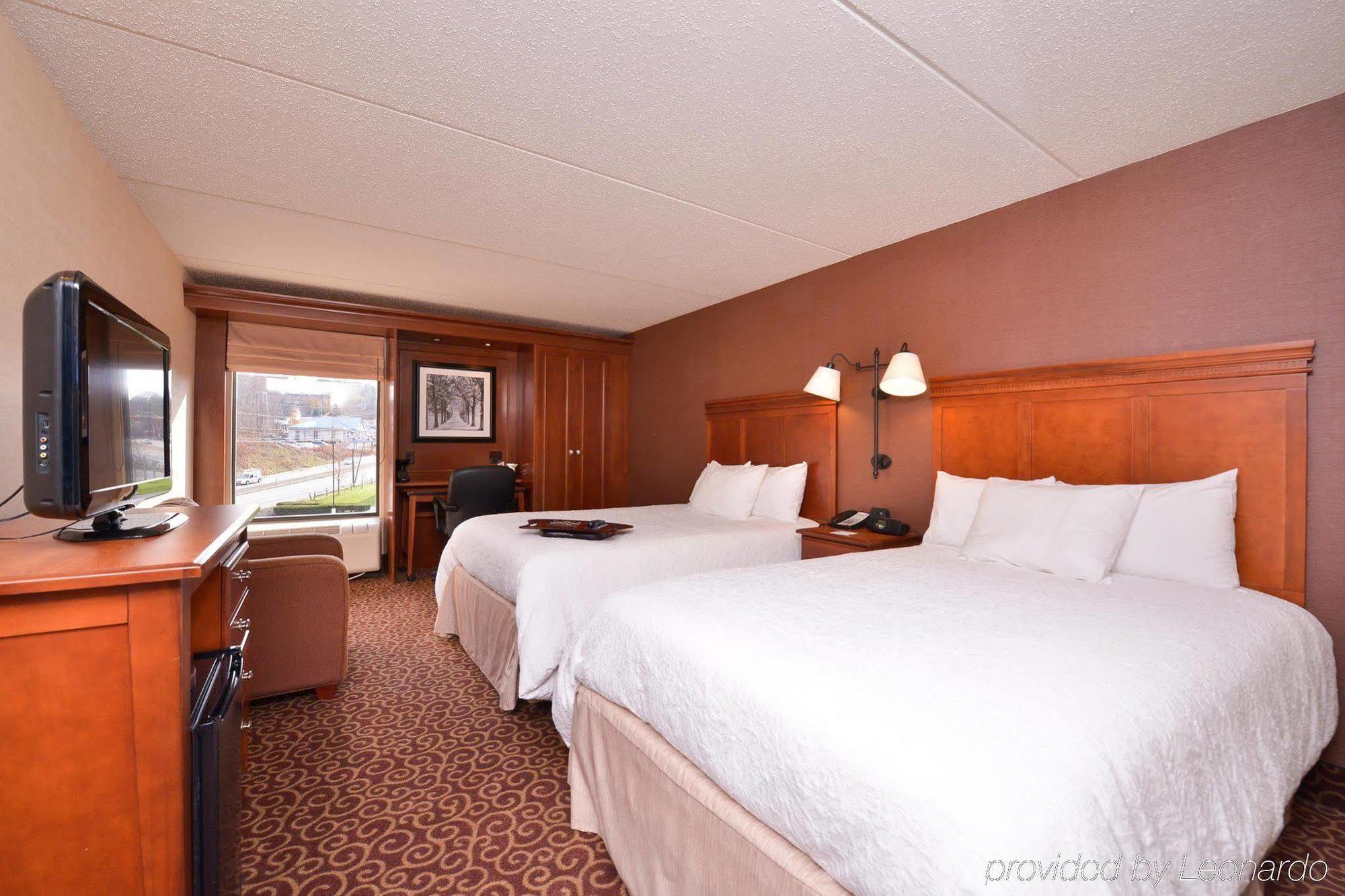 Mcknight Hotel McCandless Township Exteriör bild