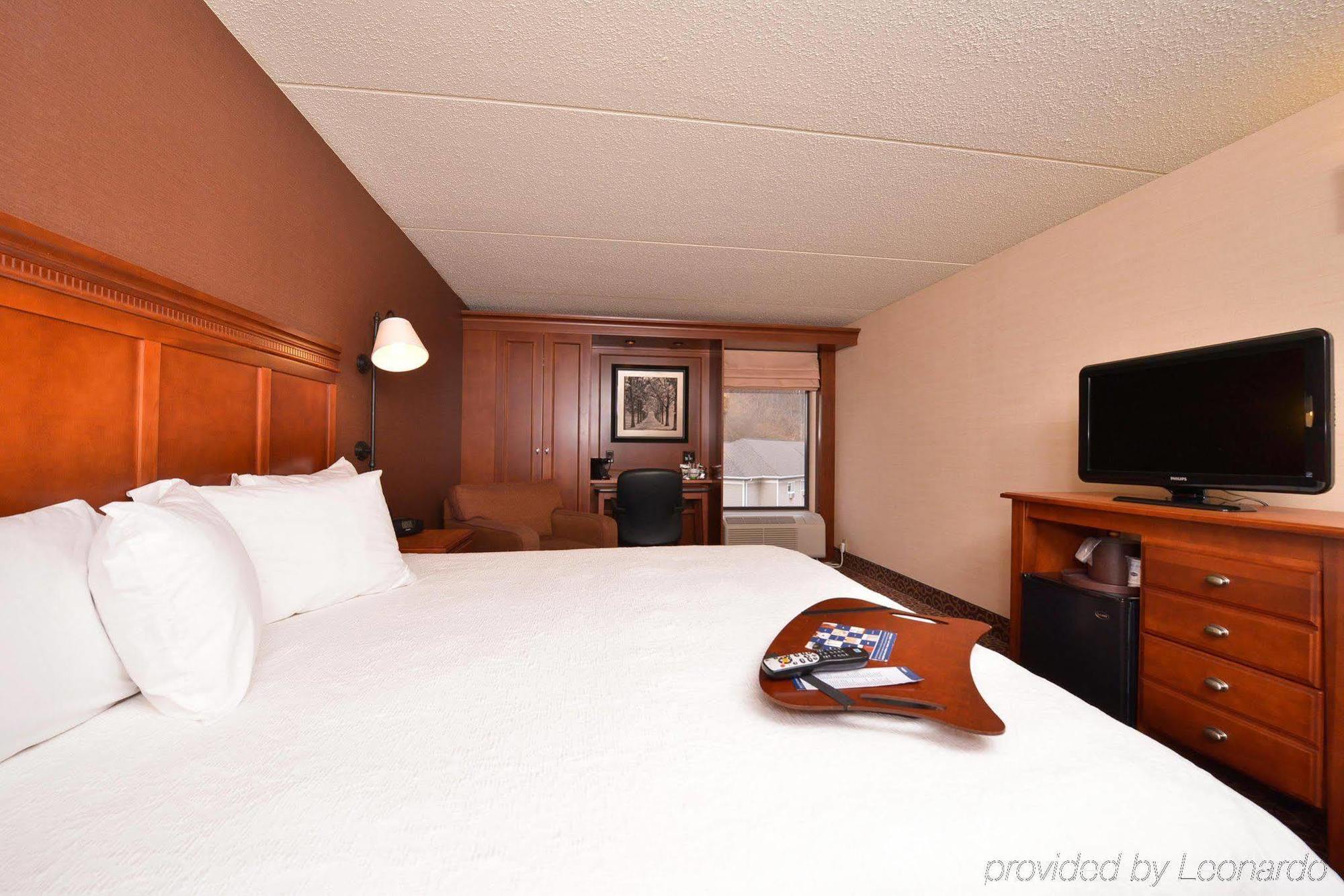 Mcknight Hotel McCandless Township Exteriör bild